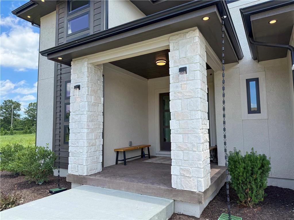 Photo 5 of 2517 NE Woodland Oak Circle