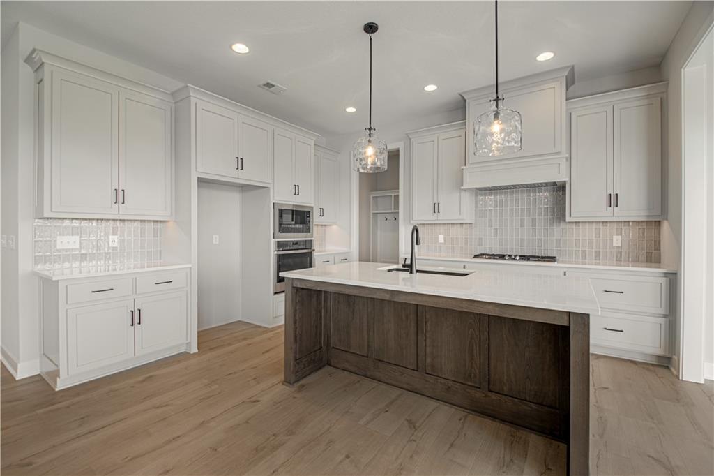 Photo 6 of 1813 SW Arbormist Drive