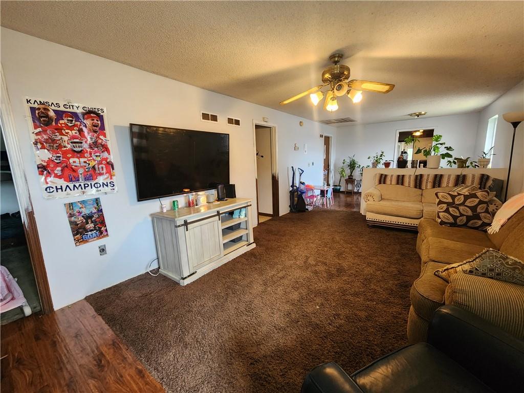 Photo 3 of 40 Munger Avenue
