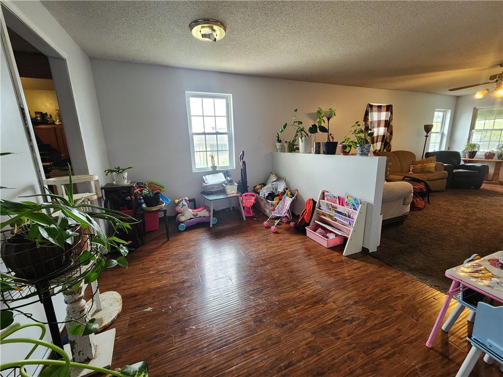 Photo 4 of 40 Munger Avenue