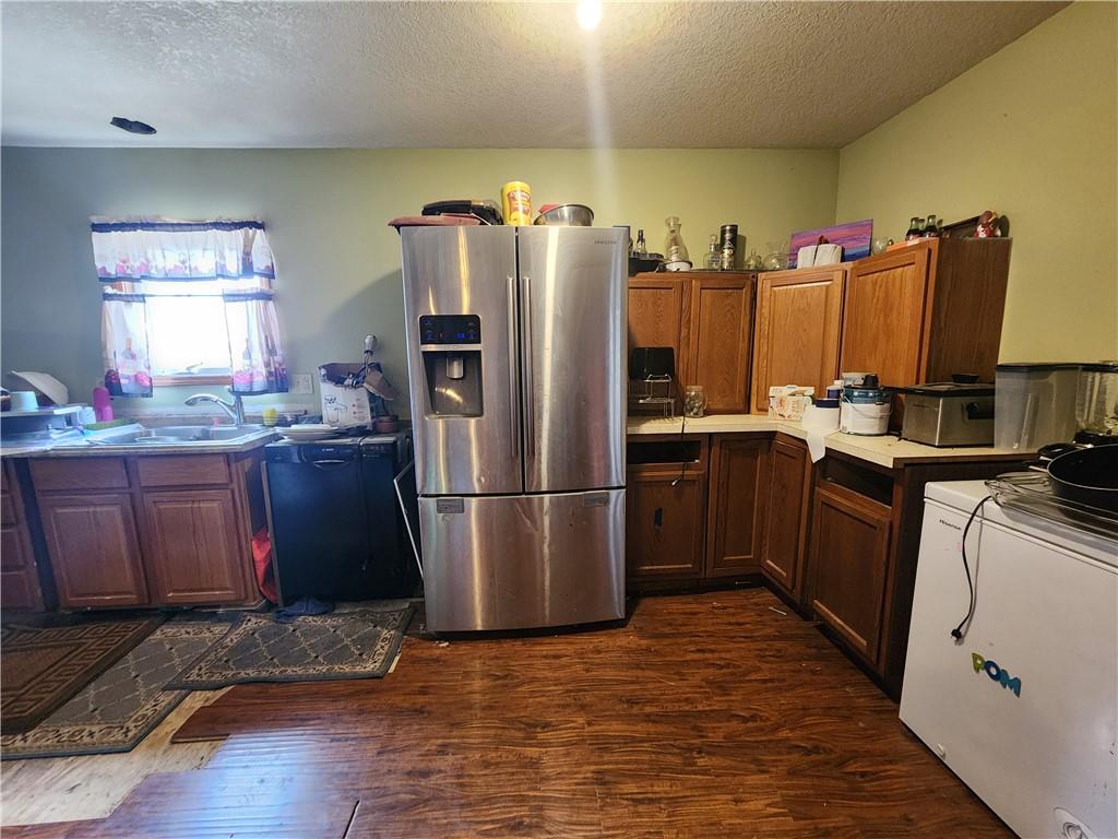 Photo 5 of 40 Munger Avenue