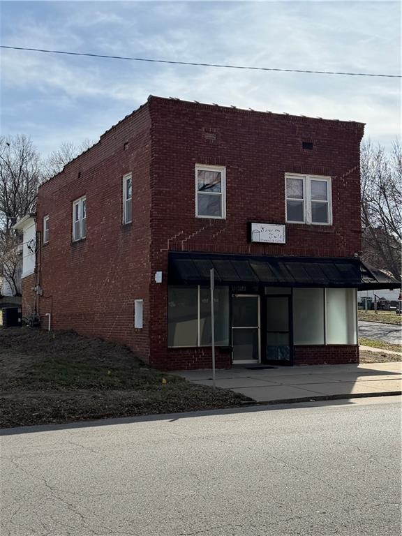 Photo 2 of 3002 Lafayette Street