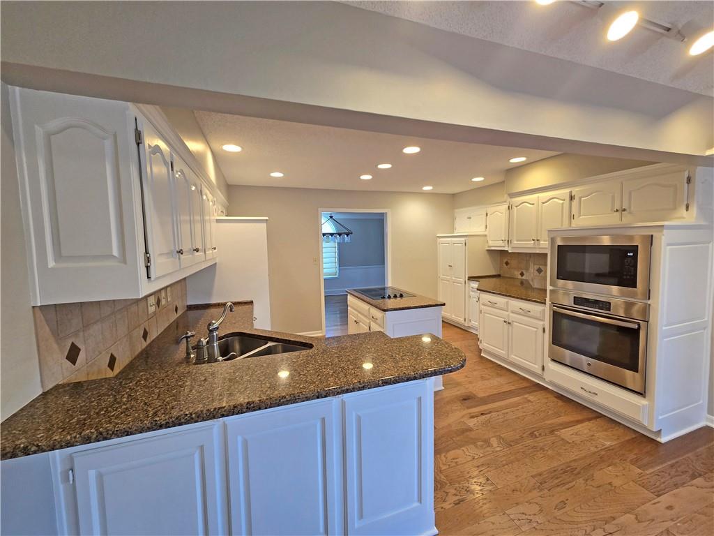Photo 2 of 3605 SW Meyer Boulevard