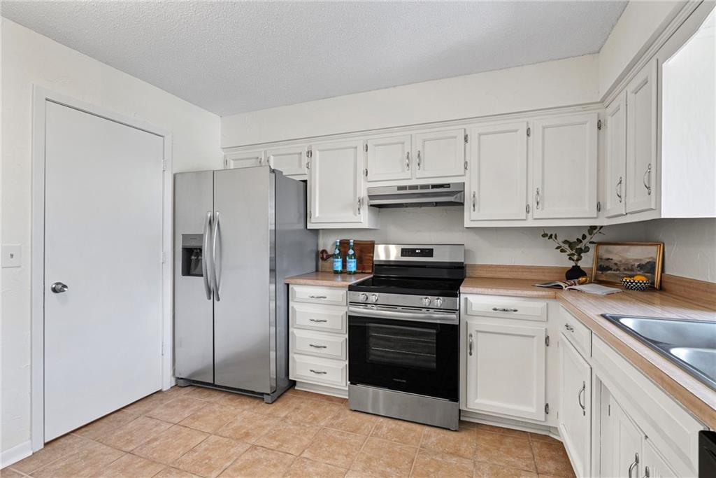 Photo 6 of 12854 W 110th Terrace