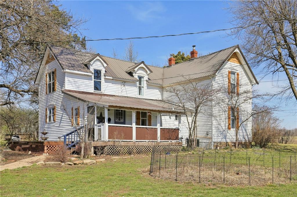 Photo of 1031 NE 301 Road