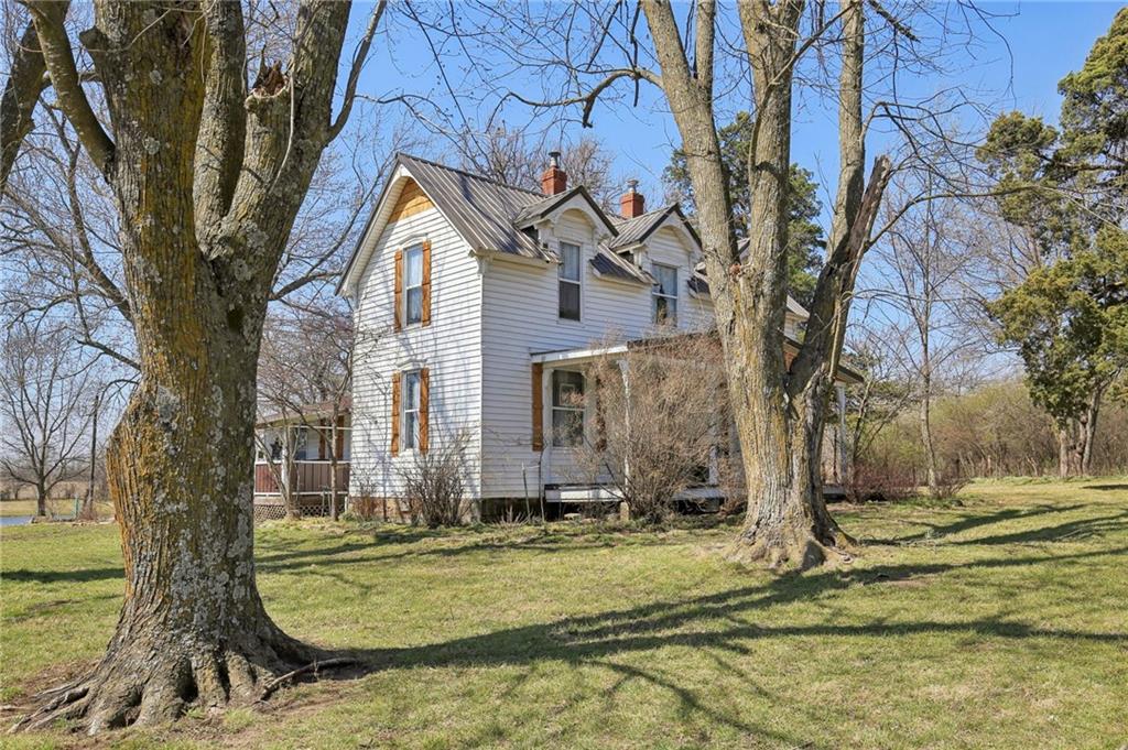 Photo 5 of 1031 NE 301 Road