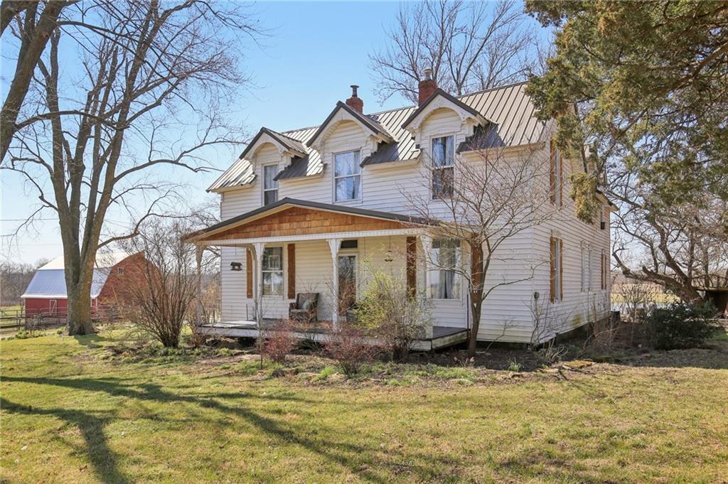 Photo 7 of 1031 NE 301 Road