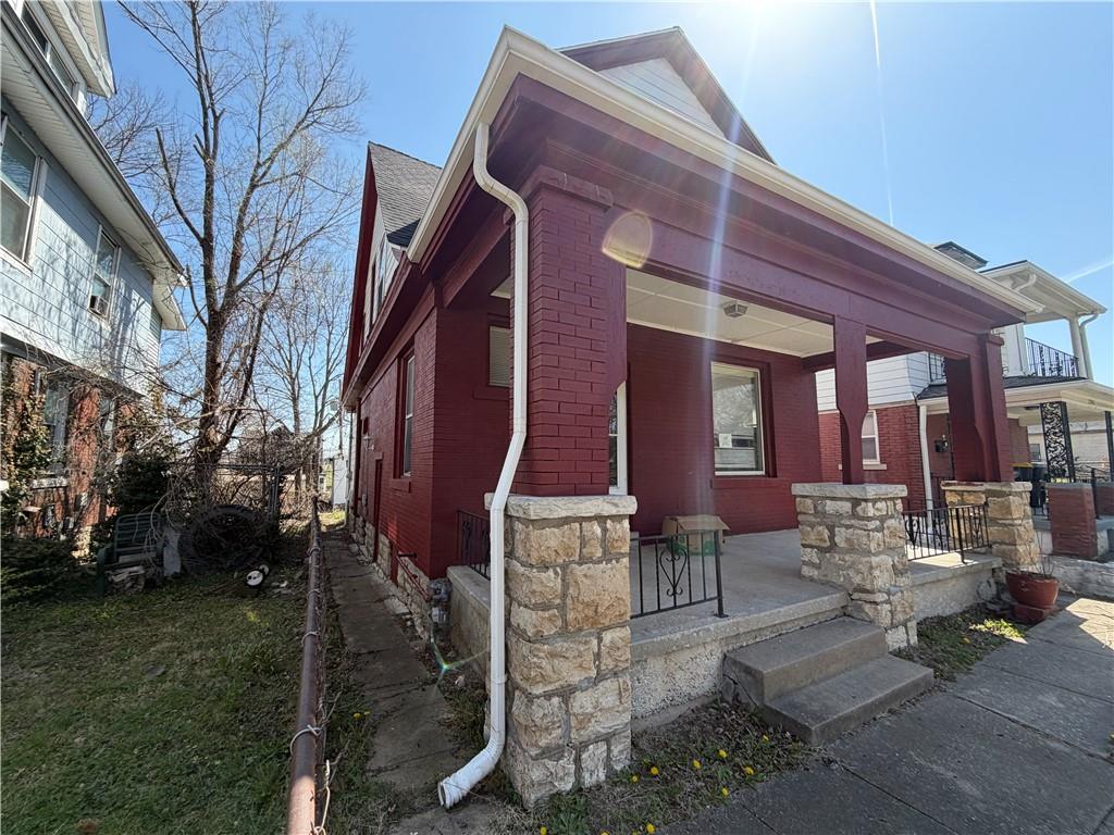 Photo 2 of 2611 Garfield Avenue