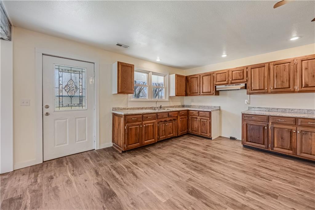 Photo 4 of 304 S Chestnut Street