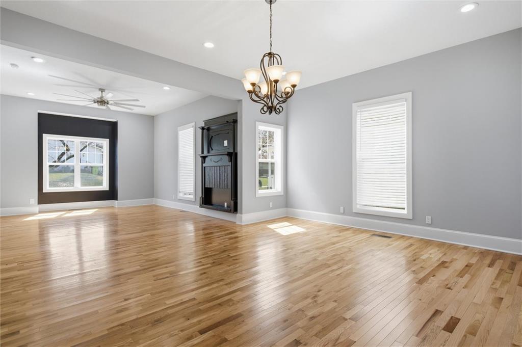 Photo 7 of 406 E Forest Street