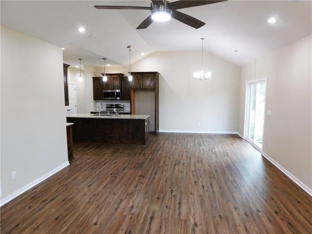 Photo 5 of 507 W 3rd Street