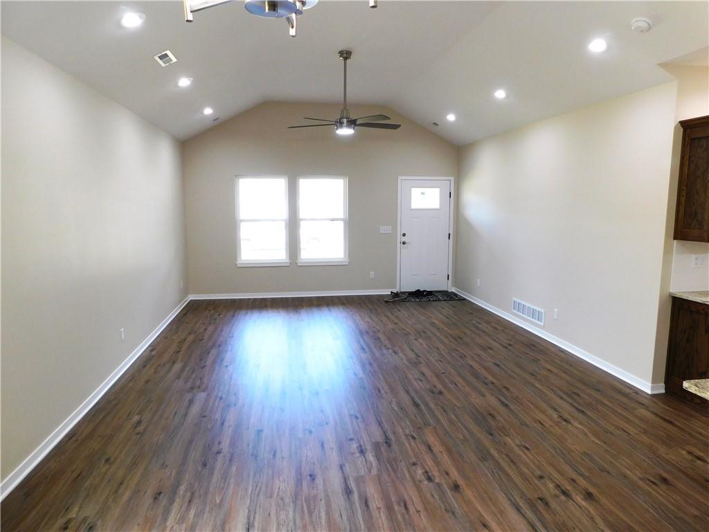 Photo 6 of 507 W 3rd Street