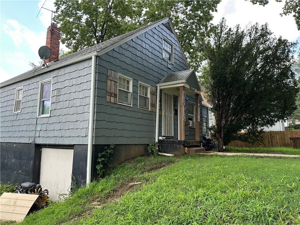 Photo 2 of 5107 E 40th Street