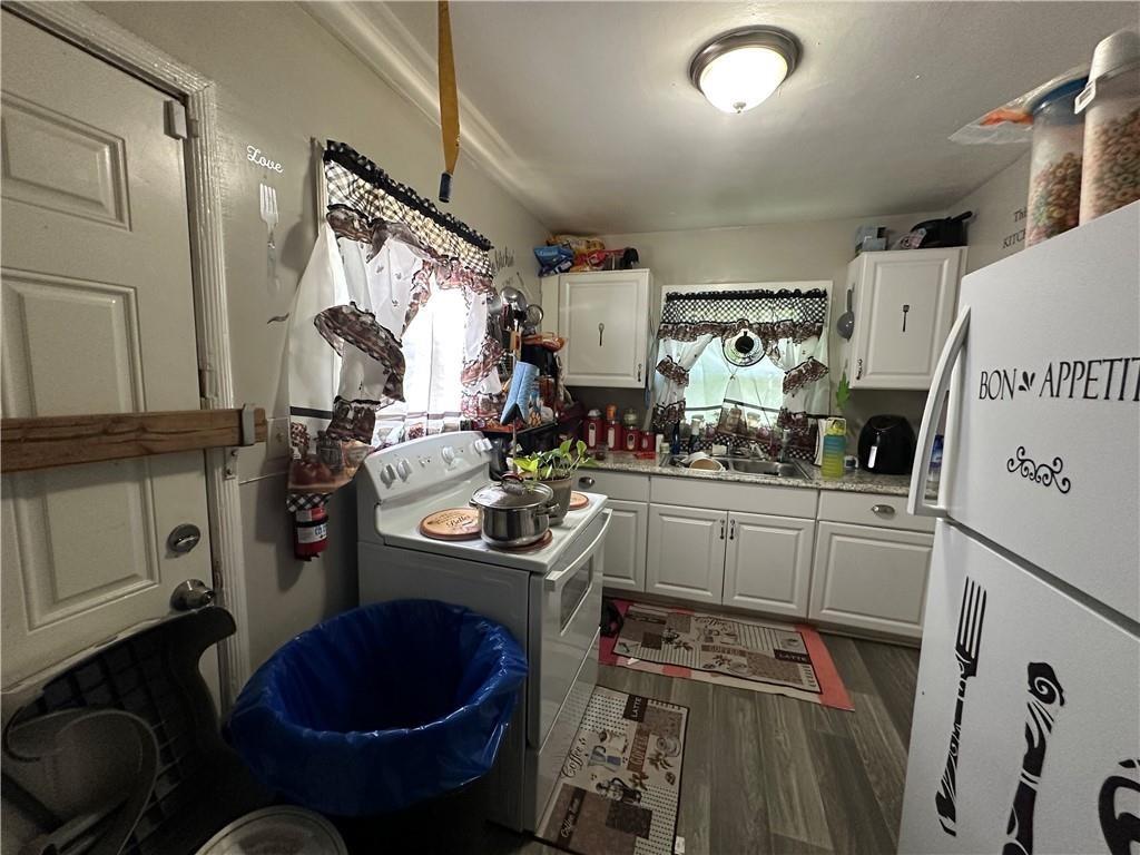 Photo 4 of 5107 E 40th Street