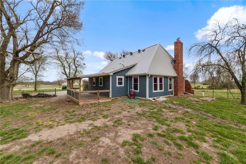 Photo 5 of 15112 NE County Road 243 N/A