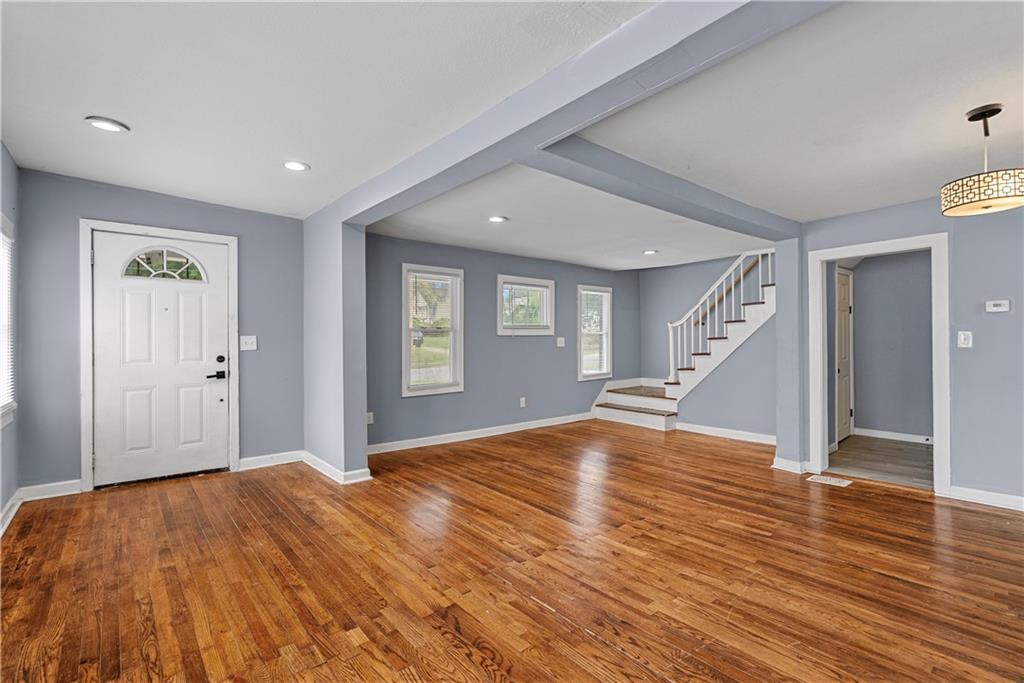 Photo 3 of 3868 E 59th Street