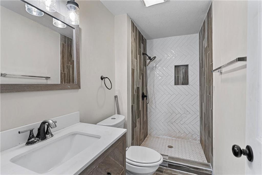 Photo 5 of 3868 E 59th Street
