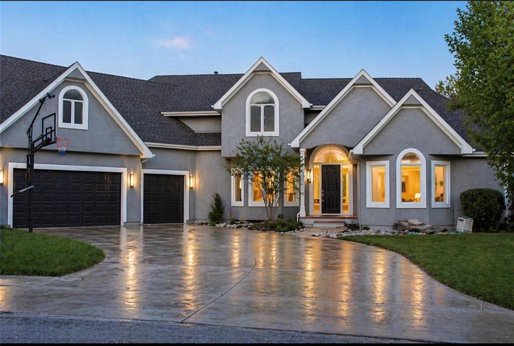 Photo of 601 SW Forestpark Lane