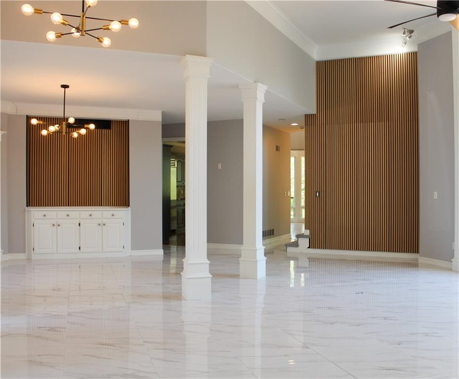 Photo 5 of 601 SW Forestpark Lane