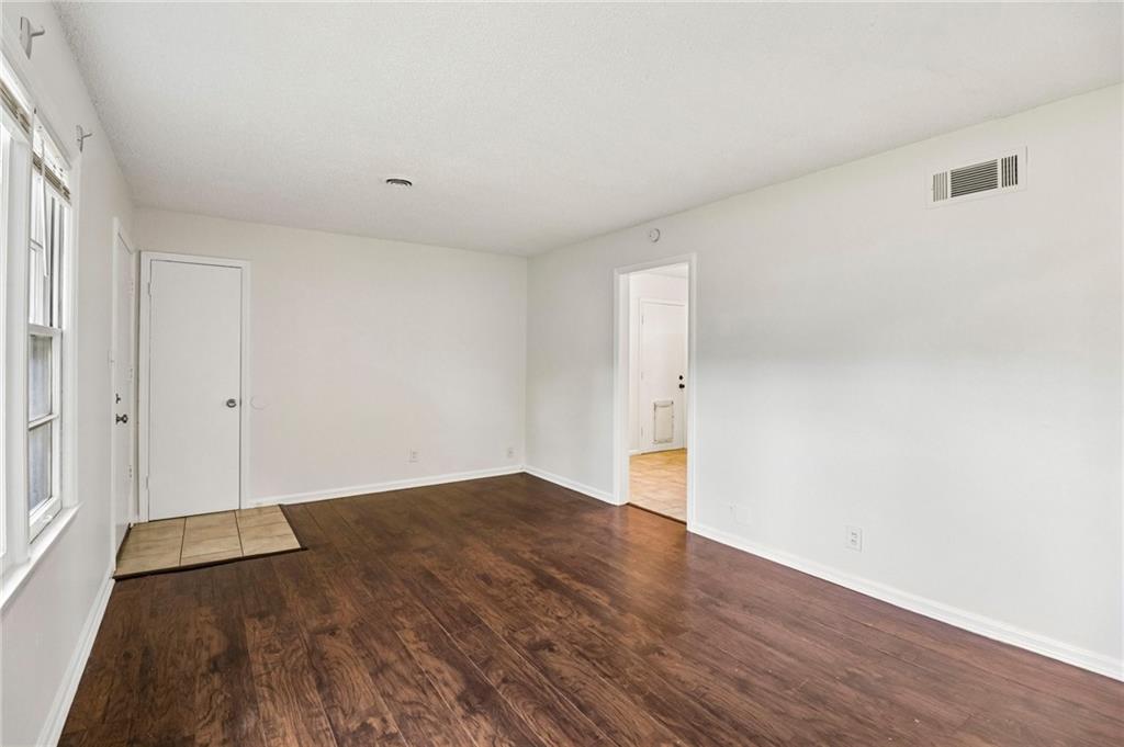 Photo 4 of 11709 Lawndale Avenue