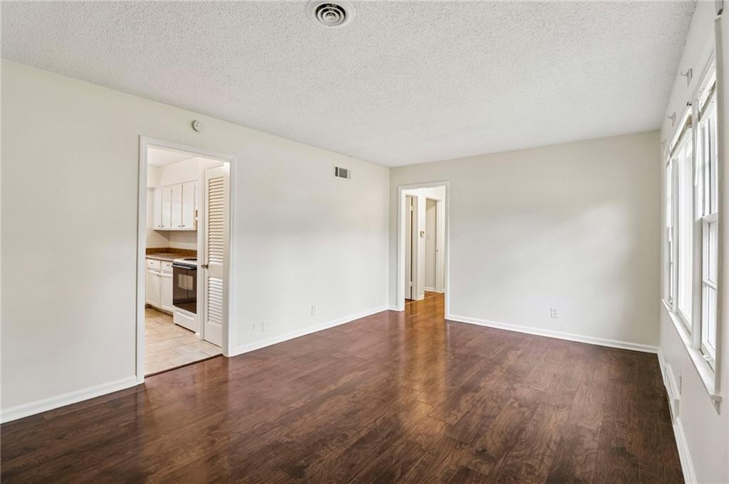 Photo 7 of 11709 Lawndale Avenue