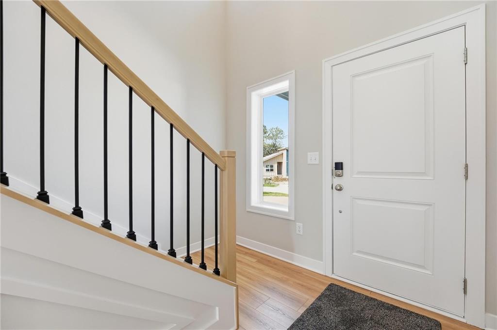 Photo 6 of 807 Glenn Circle