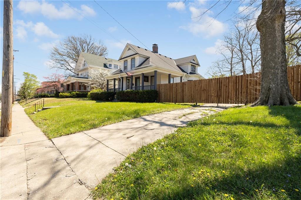 Photo 4 of 312 E Gay Street