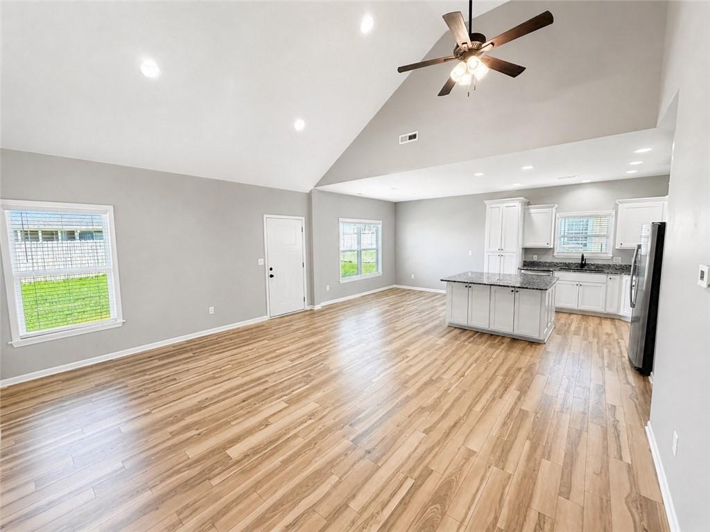 Photo 4 of 1700 W 6th Street Terrace