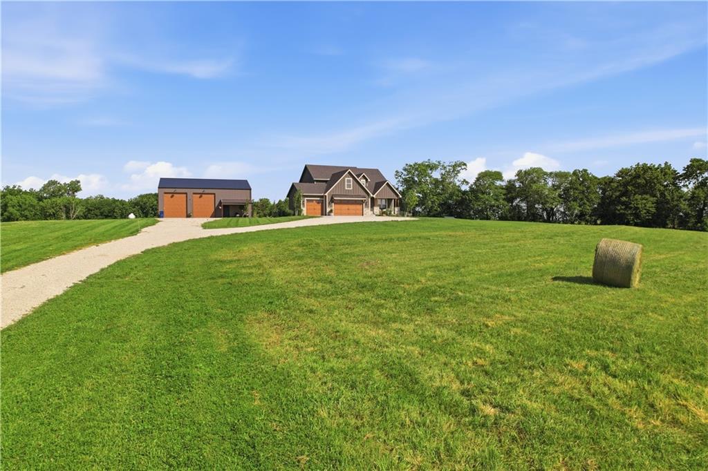 Photo 4 of 20143 Tonganoxie Drive