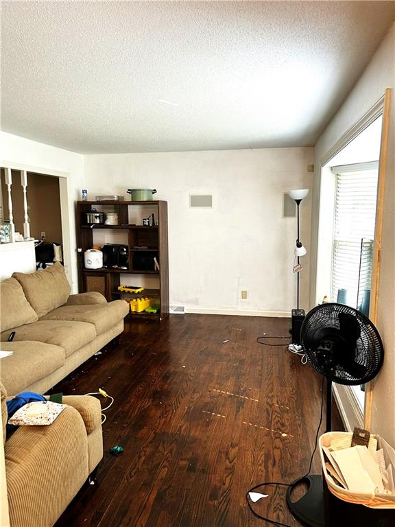 Photo 7 of 909 NW Range Street