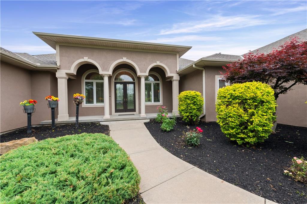 Photo 4 of 6930 NW WHITE PINE Circle