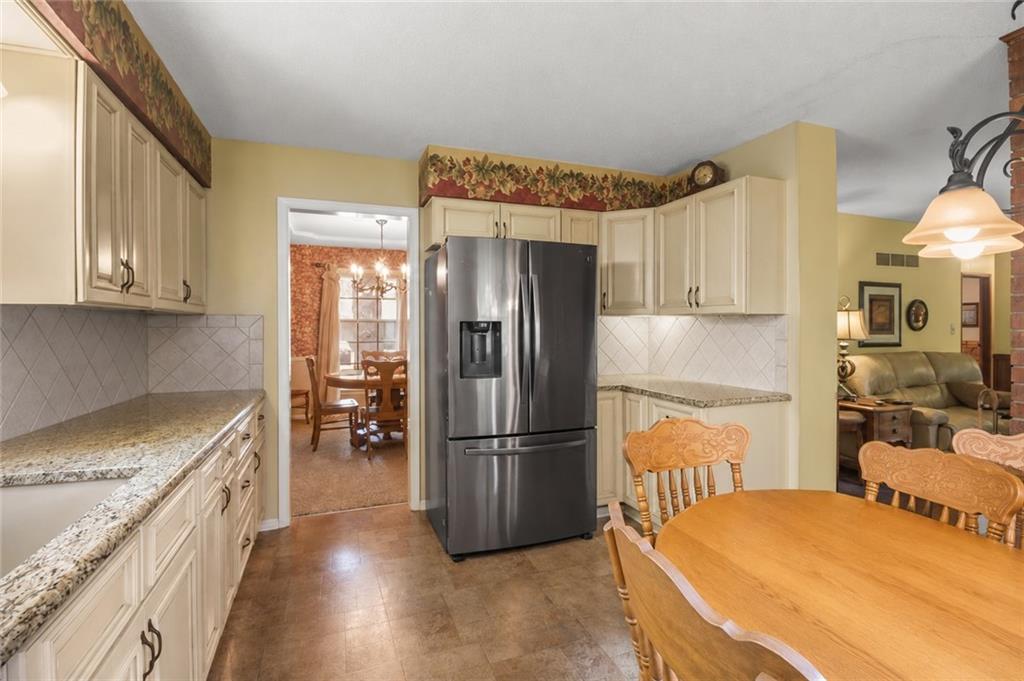 Photo 6 of 3908 Woodbury Street