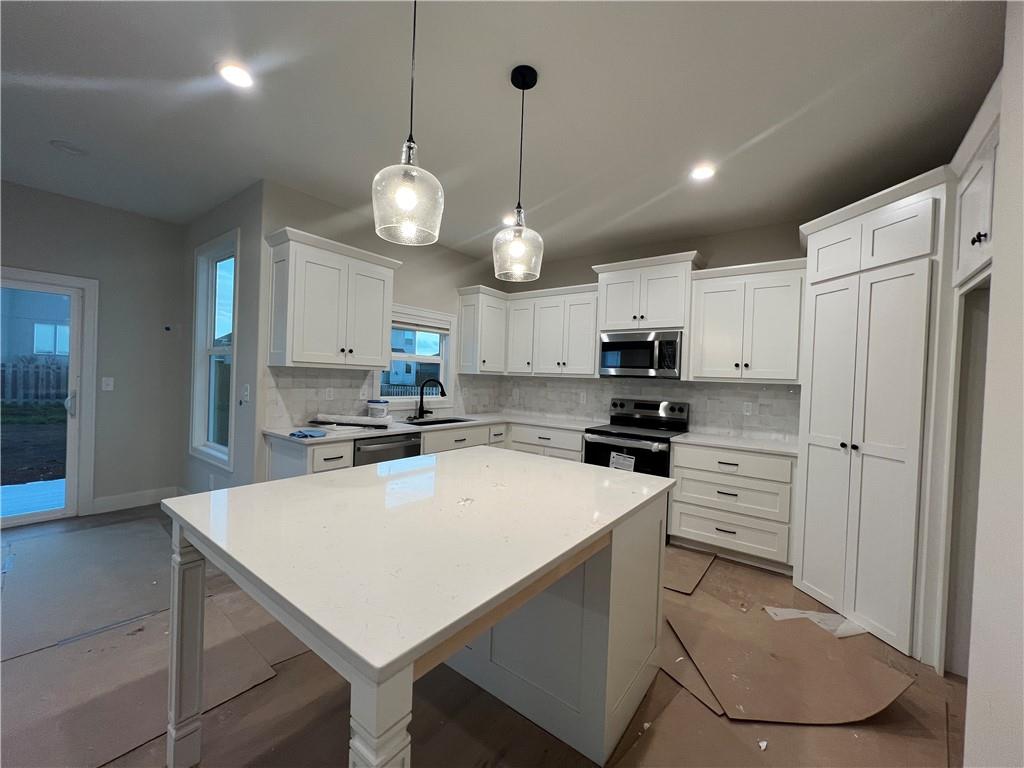 Photo 4 of 28407 W 161st Street