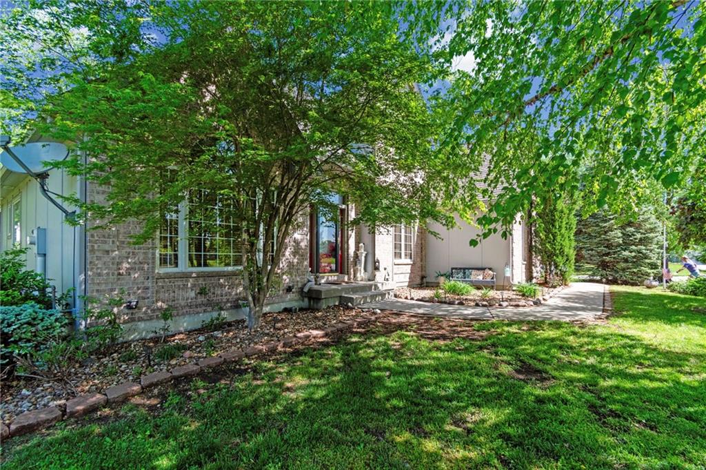 Photo 2 of 15733 Pine Circle