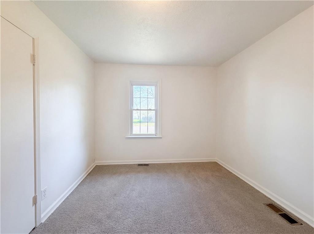 Photo 4 of 410 B Street