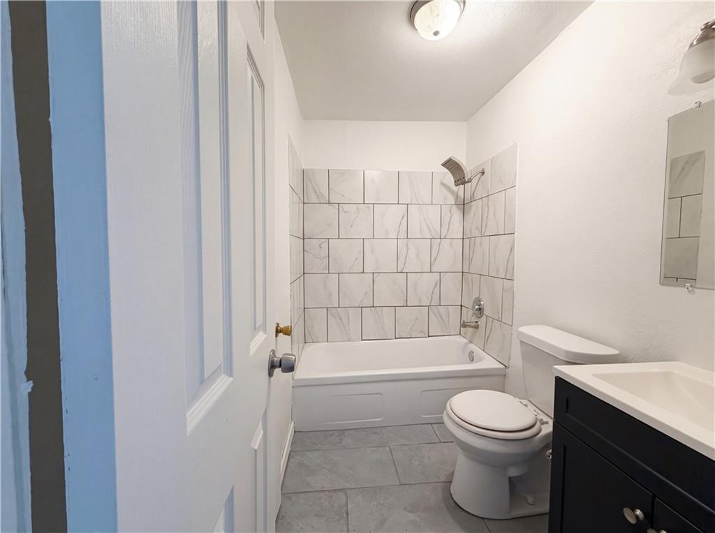 Photo 6 of 410 B Street