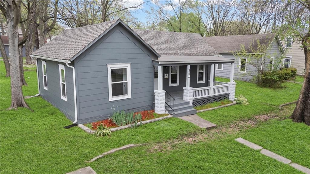 Photo 5 of 304 E Shawnee Street