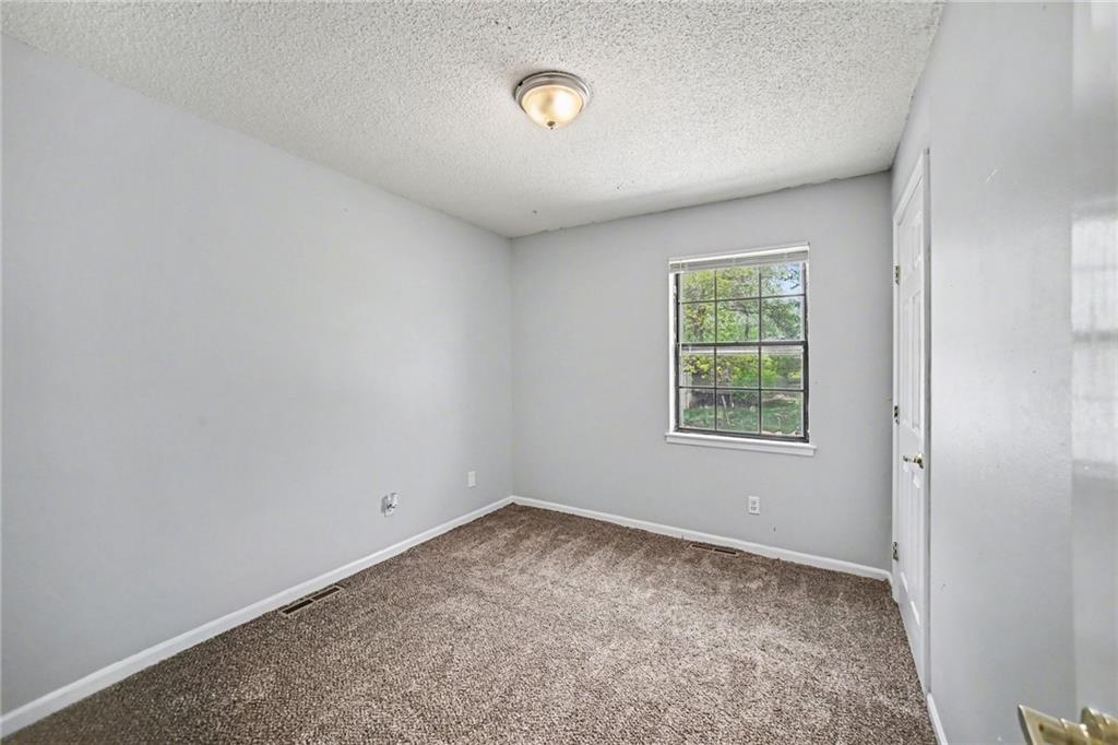 Photo 6 of 118 Nanette Street
