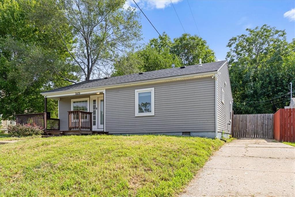 Photo 3 of 2409 N 10th Street