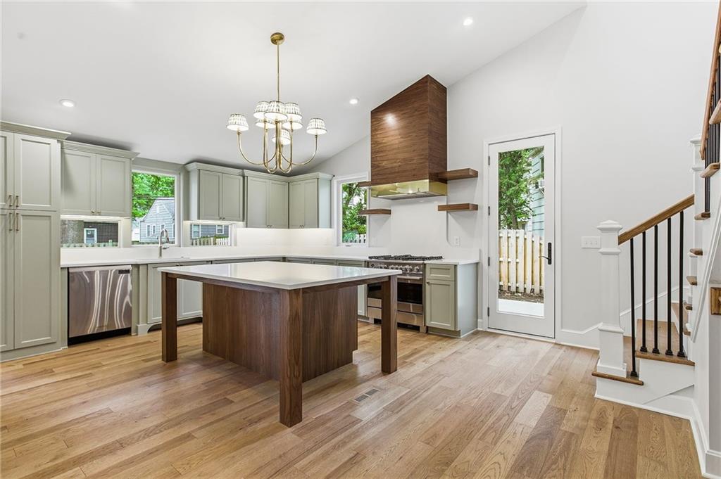 Photo 4 of 4113 W 67th Street
