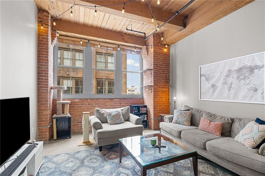 Photo 2 of 712 Broadway Boulevard #401