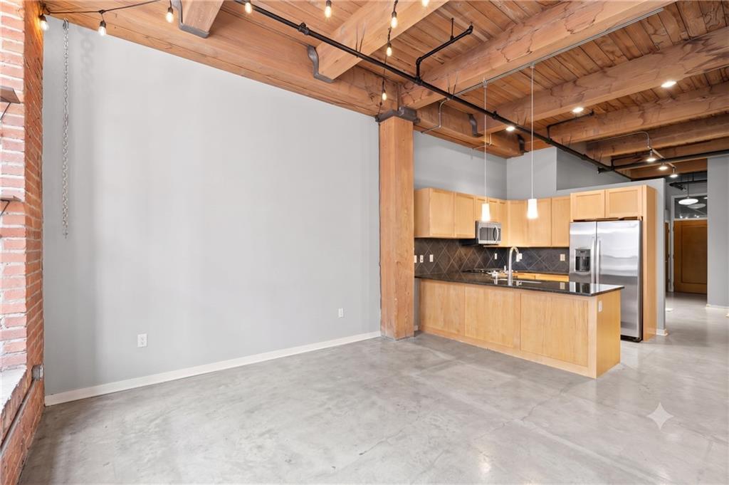 Photo 3 of 712 Broadway Boulevard #401