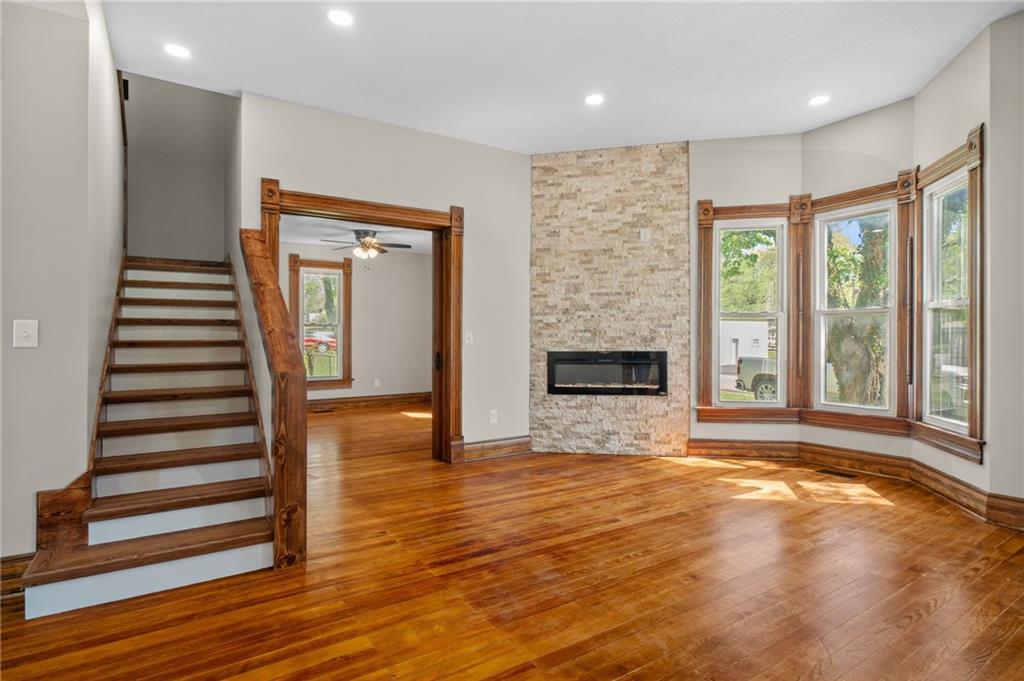 Photo 2 of 210 Winner Avenue