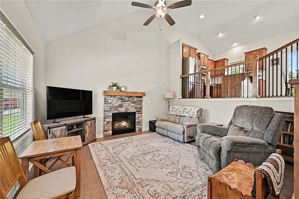 Photo 5 of 1301 W Concord Drive