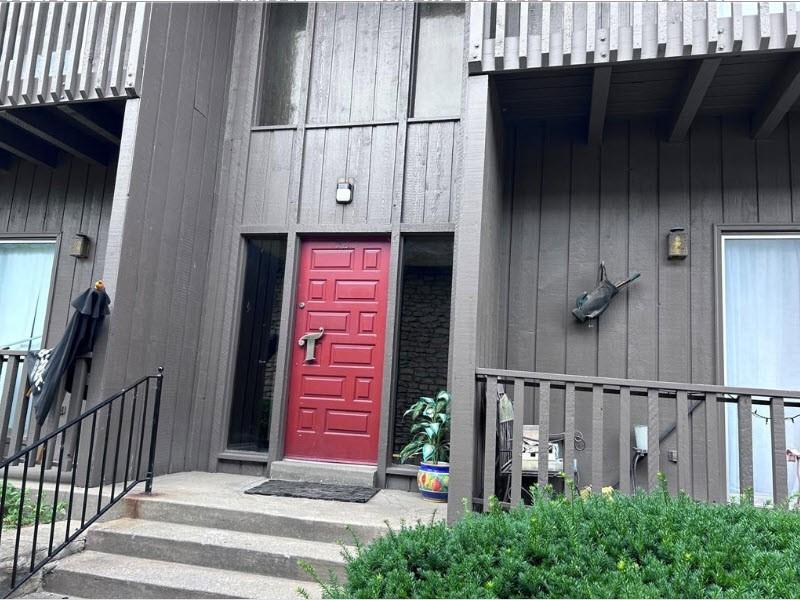 Photo of 423 W 104th Street #C