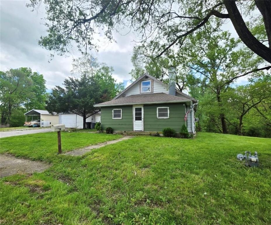 Photo 4 of 407 E Osage Street