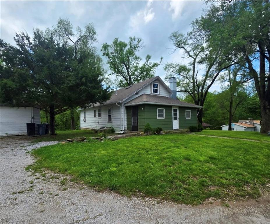 Photo 5 of 407 E Osage Street