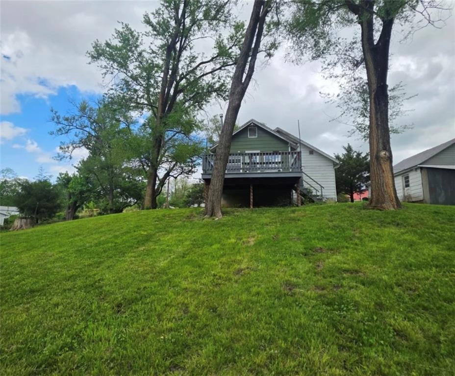 Photo 7 of 407 E Osage Street