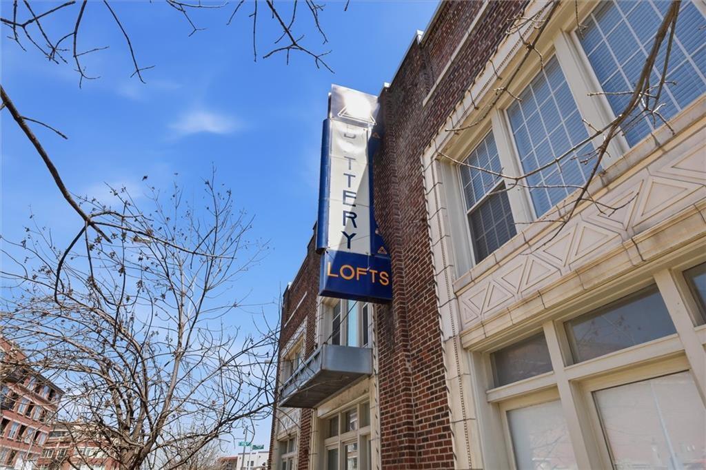 Photo 5 of 3001 Gillham Road #206