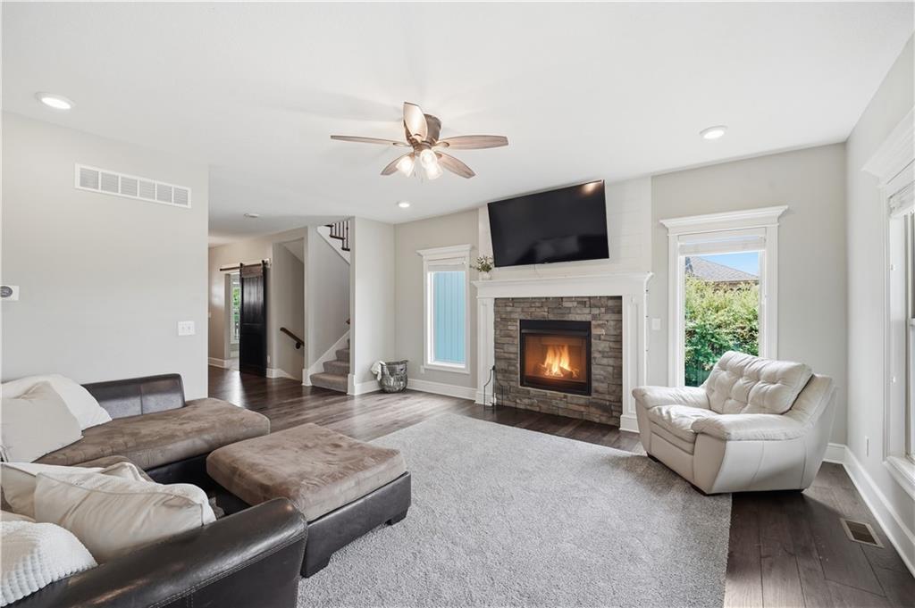 Photo 6 of 16438 AGNES Street
